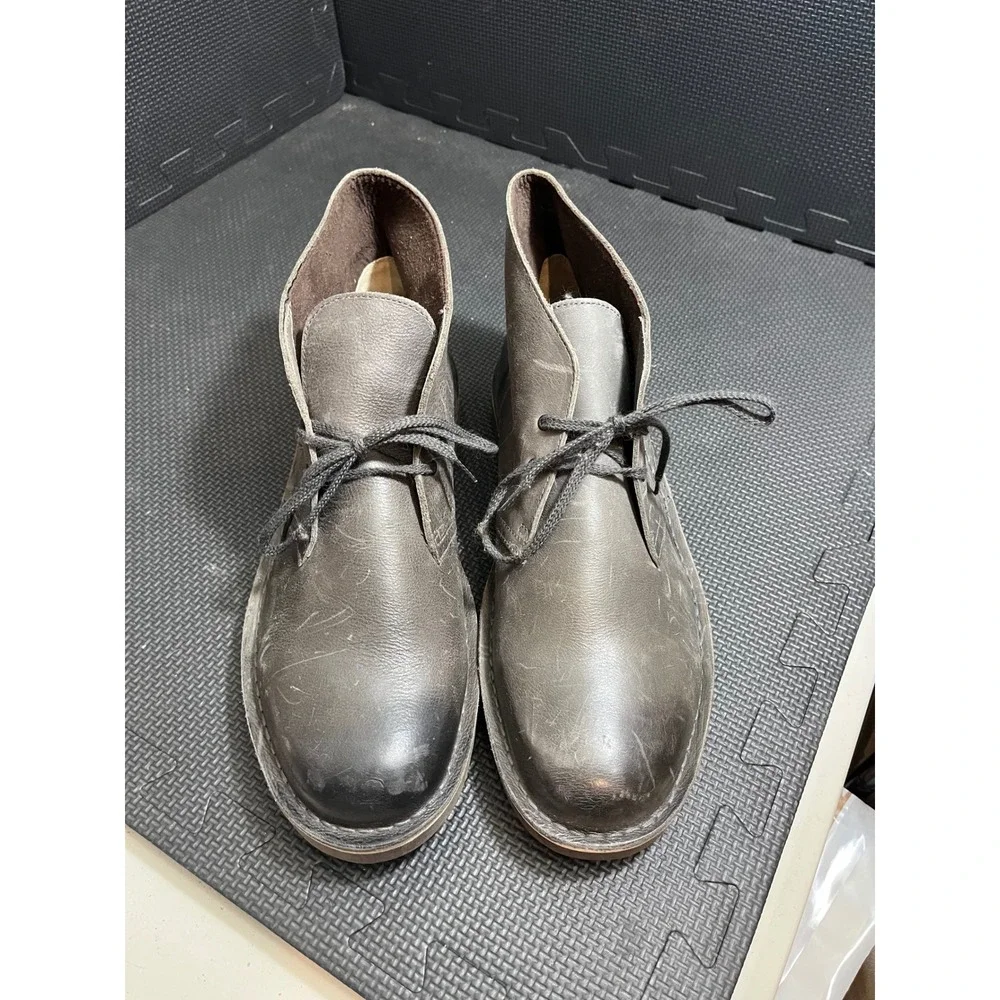 Clarks Bushacre 2 Desert Boots Mens 11.5 Grey Distressed Leather Chukka 26113054